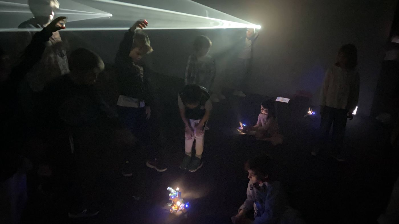 sessão artbot no maat na exposição de Anthony McCall